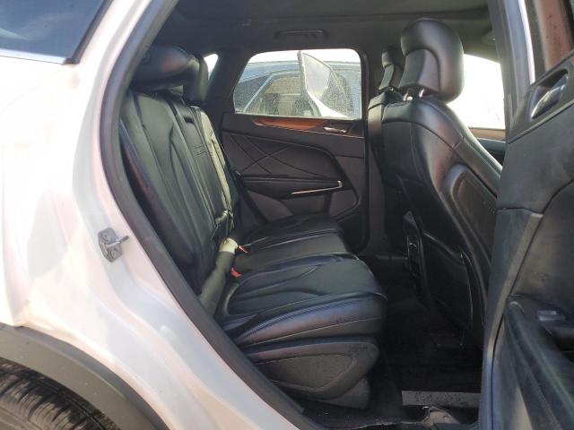 5LMCJ3D98HUL51739 - 2017 LINCOLN MKC RESERVE თეთრი ფოტო 11