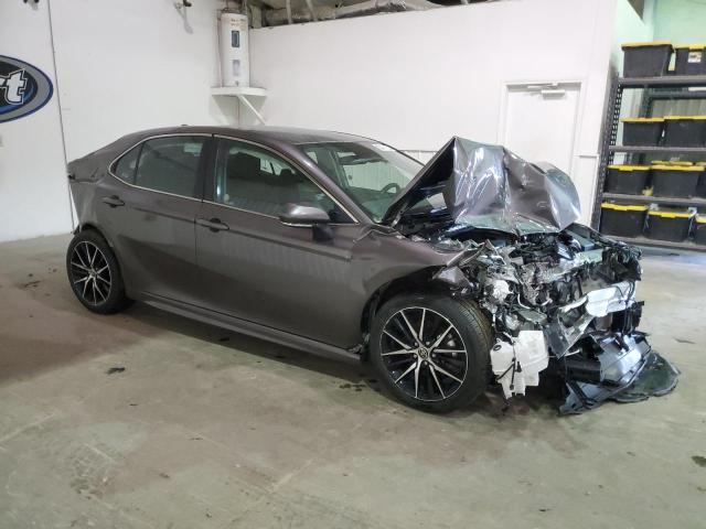 4T1G11AK3RU890934 - 2024 TOYOTA CAMRY SE NIGHT SHADE GRAY photo 4