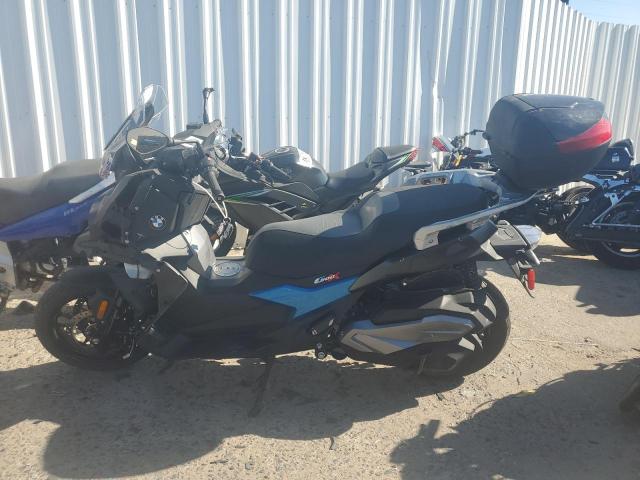 WB40C1904KS876142 - 2019 BMW C 400 X BLUE photo 3
