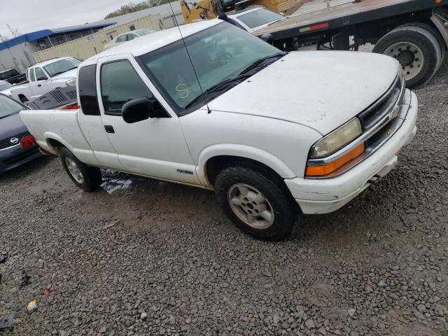 1GCDT19W2Y8235521 - 2000 CHEVROLET S TRUCK S10 WHITE photo 4