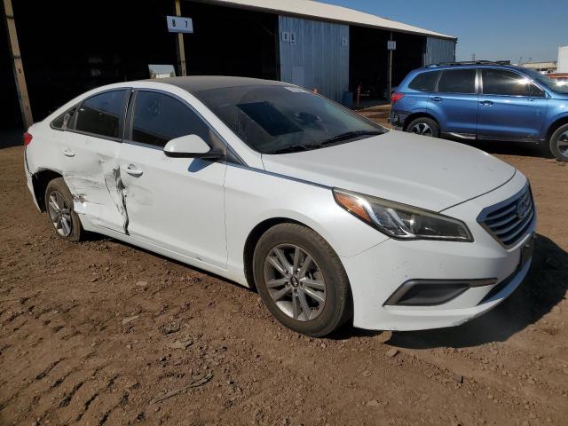 5NPE24AF4HH518038 - 2017 HYUNDAI SONATA SE WHITE photo 4