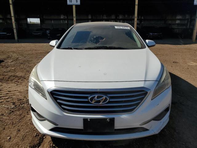 5NPE24AF4HH518038 - 2017 HYUNDAI SONATA SE WHITE photo 5