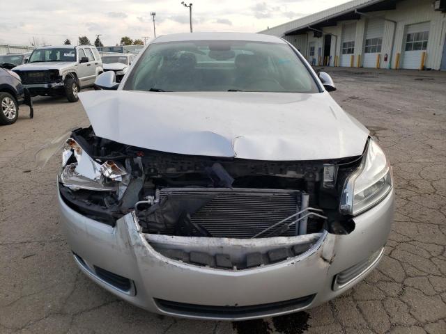 W04GN5ECXB1130908 - 2011 BUICK REGAL CXL SILVER photo 5