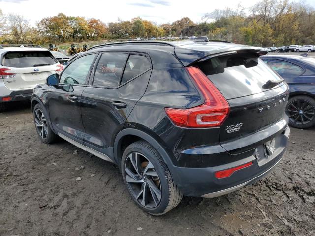 YV4162UM7N2790384 - 2022 VOLVO XC40 T5 R-DESIGN BLACK photo 2