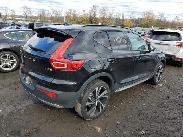 YV4162UM7N2790384 - 2022 VOLVO XC40 T5 R-DESIGN BLACK photo 3