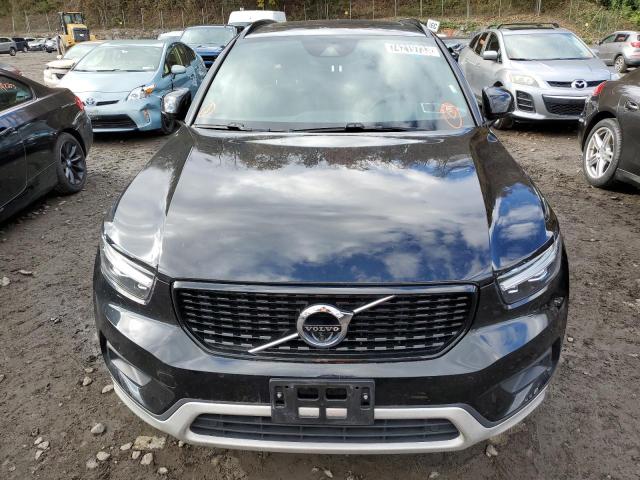 YV4162UM7N2790384 - 2022 VOLVO XC40 T5 R-DESIGN BLACK photo 5