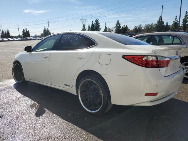 JTHBW1GG0E2073119 - 2014 LEXUS ES 300H WHITE photo 2