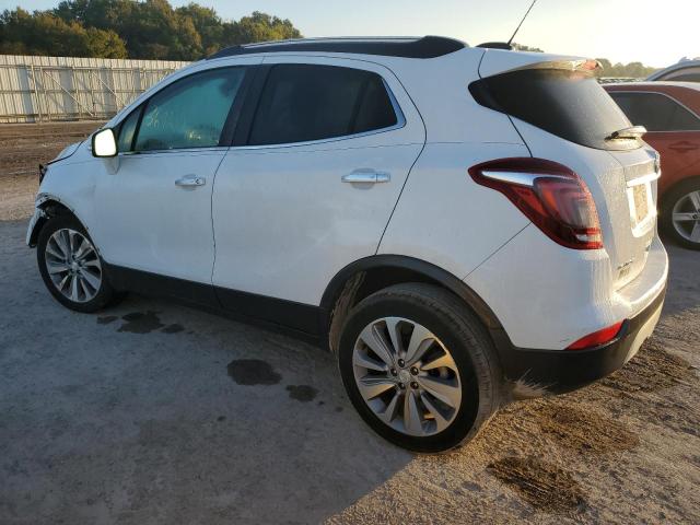 KL4CJASB2JB636658 - 2018 BUICK ENCORE PREFERRED WHITE photo 2