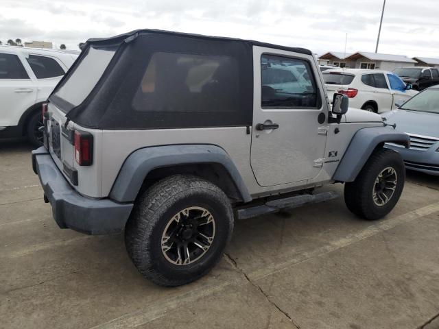 1J4FA24157L124788 - 2007 JEEP WRANGLER X SILVER photo 3