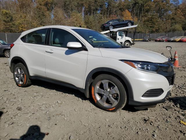 3CZRU6H32MM743849 - 2021 HONDA HR-V LX WHITE photo 4