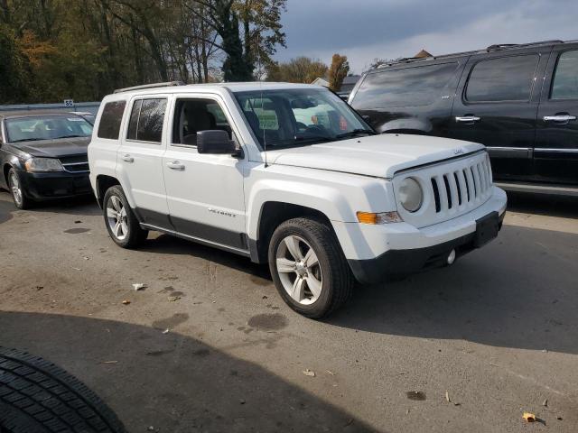 1C4NJRFB0ED661012 - 2014 JEEP PATRIOT LATITUDE WHITE photo 4