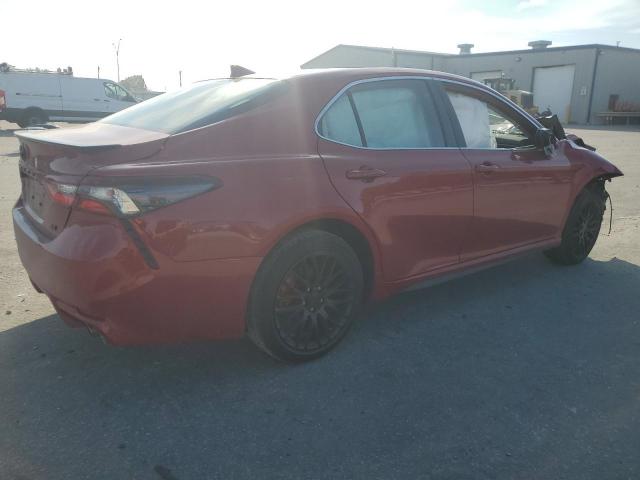 4T1G11AK7PU133810 - 2023 TOYOTA CAMRY SE NIGHT SHADE RED photo 3