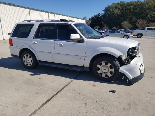 5LMFU28545LJ07724 - 2005 LINCOLN NAVIGATOR WHITE photo 4