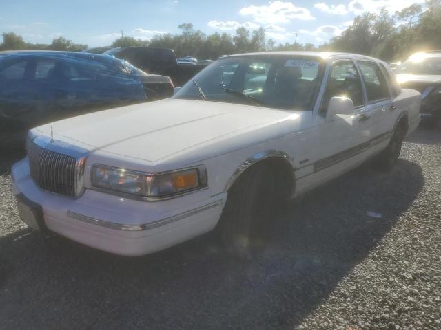 1LNLM81W6VY710687 - 1997 LINCOLN TOWN CAR EXECUTIVE WHITE photo 1