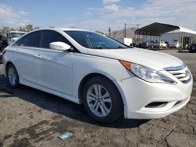 5NPEB4AC9EH909445 - 2014 HYUNDAI SONATA GLS WHITE photo 4