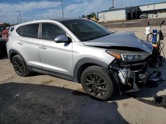 KM8J23A49KU889146 - 2019 HYUNDAI TUCSON SE SILVER photo 4