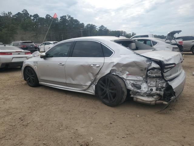1VWDT7A39HC029529 - 2017 VOLKSWAGEN PASSAT R-LINE Silber Foto 2