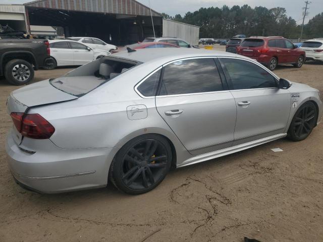 1VWDT7A39HC029529 - 2017 VOLKSWAGEN PASSAT R-LINE Silber Foto 3