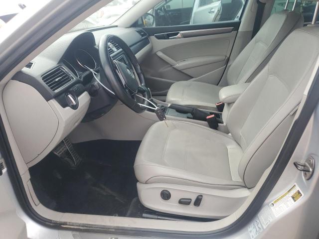 1VWDT7A39HC029529 - 2017 VOLKSWAGEN PASSAT R-LINE Silber Foto 7