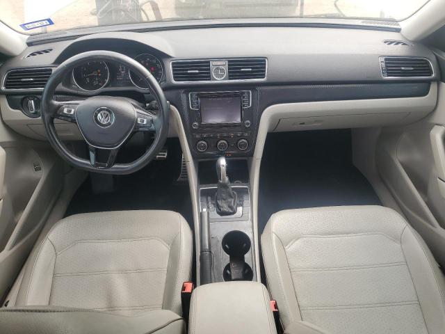 1VWDT7A39HC029529 - 2017 VOLKSWAGEN PASSAT R-LINE Silber Foto 8