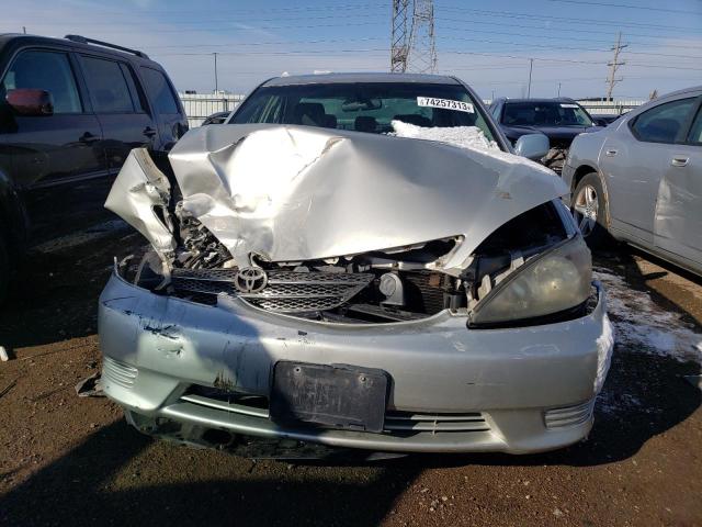 4T1BE32K55U596373 - 2005 TOYOTA CAMRY LE SILVER photo 5