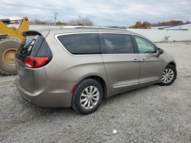 2C4RC1BGXJR153930 - 2018 CHRYSLER PACIFICA TOURING L GOLD photo 3