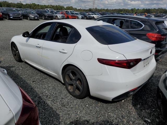 ZARFAEBNXH7540123 - 2017 ALFA ROMEO GIULIA WHITE photo 2