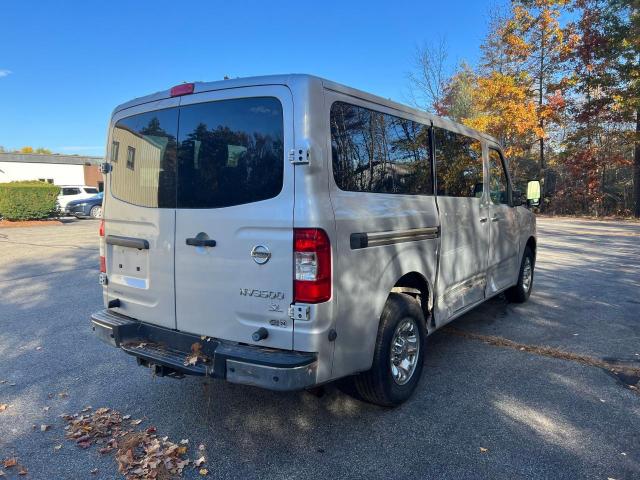 5BZAF0AAXJN851947 - 2018 NISSAN NV 3500 S SILVER photo 4