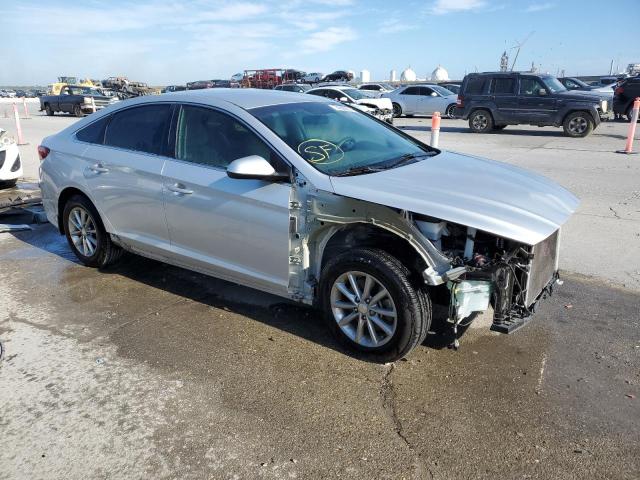 5NPE24AF2JH670776 - 2018 HYUNDAI SONATA SE SILVER photo 4