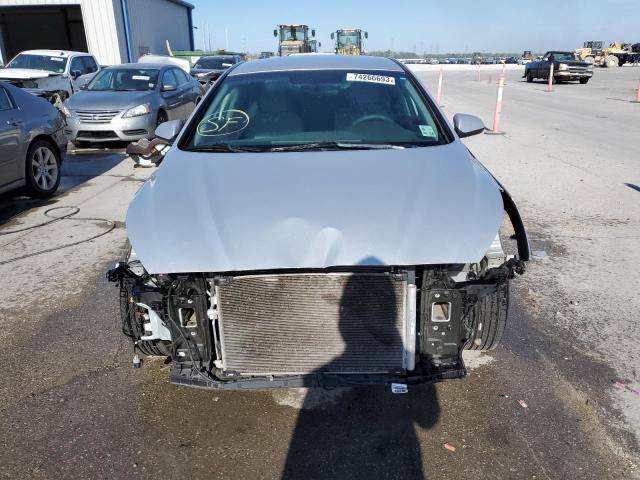 5NPE24AF2JH670776 - 2018 HYUNDAI SONATA SE SILVER photo 5