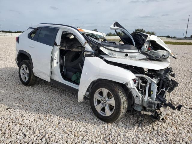 2T3W1RFV8KC014744 - 2019 TOYOTA RAV4 XLE WHITE photo 4