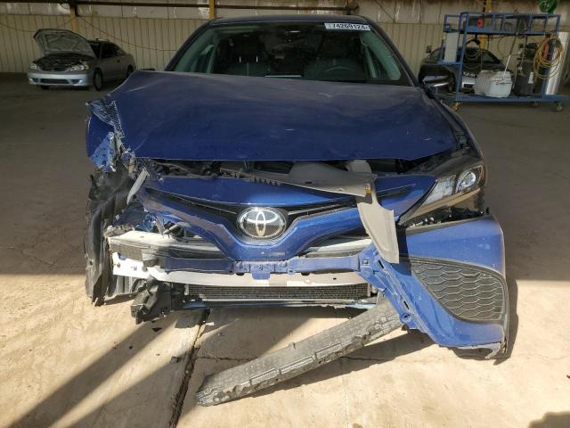 4T1G11AK2RU202728 - 2024 TOYOTA CAMRY SE NIGHT SHADE BLUE photo 5