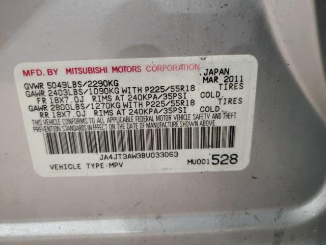 JA4JT3AW3BU033063 - 2011 MITSUBISHI OUTLANDER SE SILVER photo 13