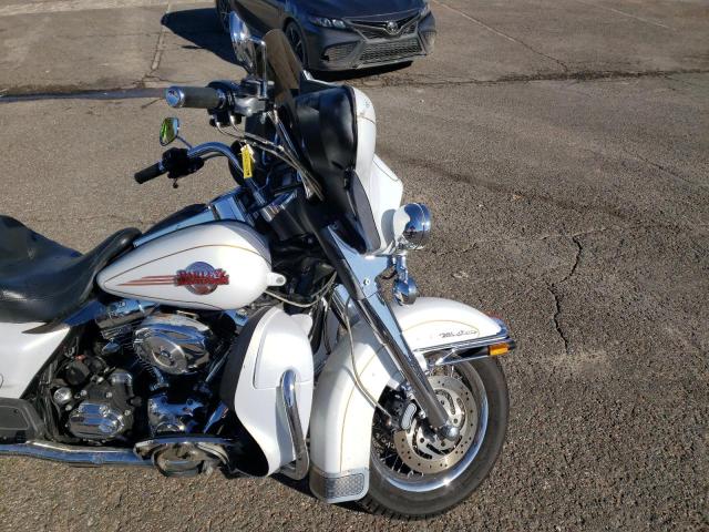 1HD1FC4187Y709065 - 2007 HARLEY-DAVIDSON FLHTCUI WHITE photo 5