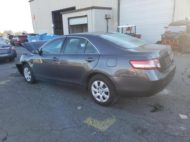 4T1BF3EK2AU105549 - 2010 TOYOTA CAMRY BASE GRAY photo 2