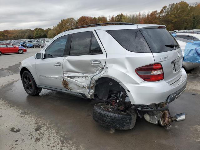 4JGBB86E48A401251 - 2008 MERCEDES-BENZ ML 350 SILVER photo 2