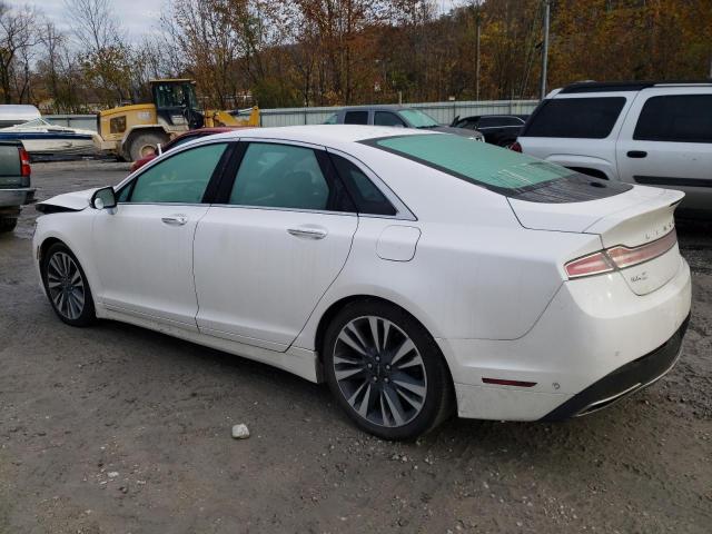 3LN6L5F98KR618069 - 2019 LINCOLN MKZ RESERVE II WHITE photo 2