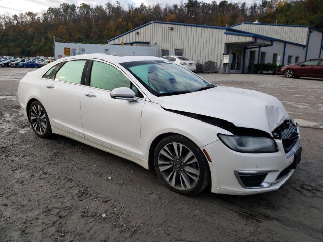 3LN6L5F98KR618069 - 2019 LINCOLN MKZ RESERVE II WHITE photo 4