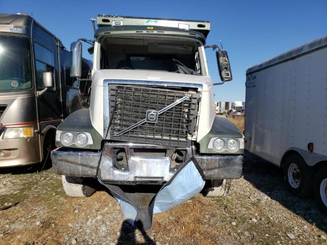 4V5KG9DH3MN275962 - 2021 VOLVO VHD WHITE photo 7