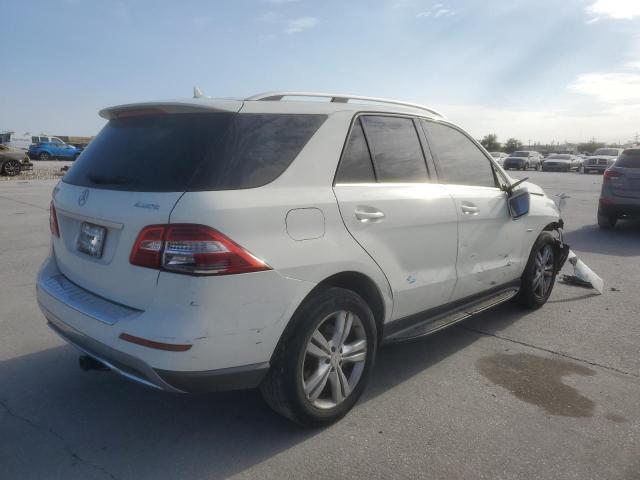 4JGDA5HB8CA036322 - 2012 MERCEDES-BENZ ML 350 4MATIC WHITE photo 3