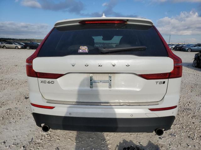 YV4102RK5L1483579 - 2020 VOLVO XC60 T5 MOMENTUM WHITE photo 6