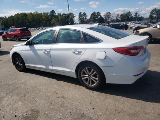 5NPE24AF1HH556777 - 2017 HYUNDAI SONATA SE WHITE photo 2