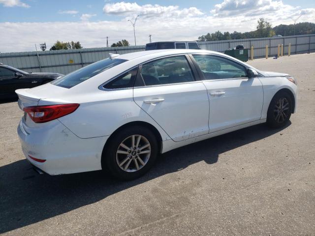 5NPE24AF1HH556777 - 2017 HYUNDAI SONATA SE WHITE photo 3