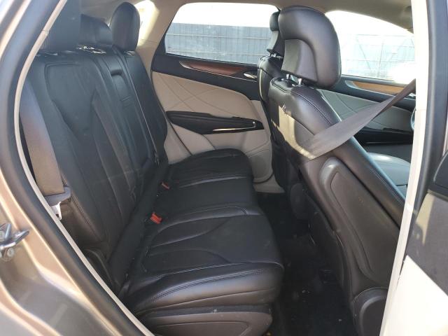 5LMCJ2D95JUL18875 - 2018 LINCOLN MKC SELECT 金色 照片 11