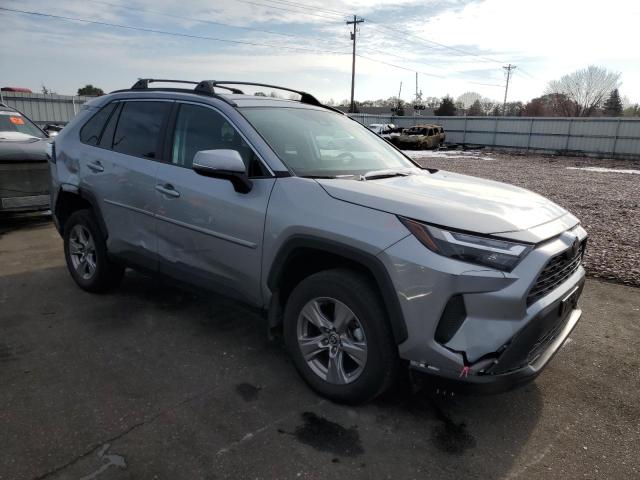 2T3P1RFVXPW343441 - 2023 TOYOTA RAV4 XLE SILVER photo 4