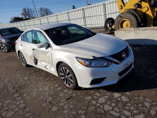 1N4AL3AP8HC285832 - 2017 NISSAN ALTIMA 2.5 WHITE photo 4