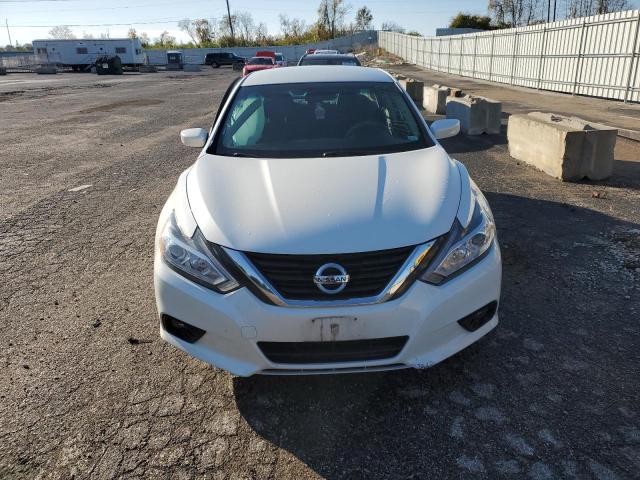 1N4AL3AP8HC285832 - 2017 NISSAN ALTIMA 2.5 WHITE photo 5