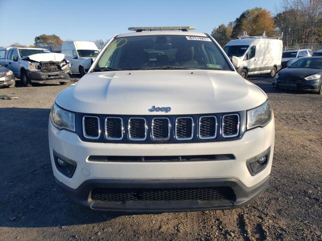 3C4NJDBB5JT324039 - 2018 JEEP COMPASS LATITUDE WHITE photo 5