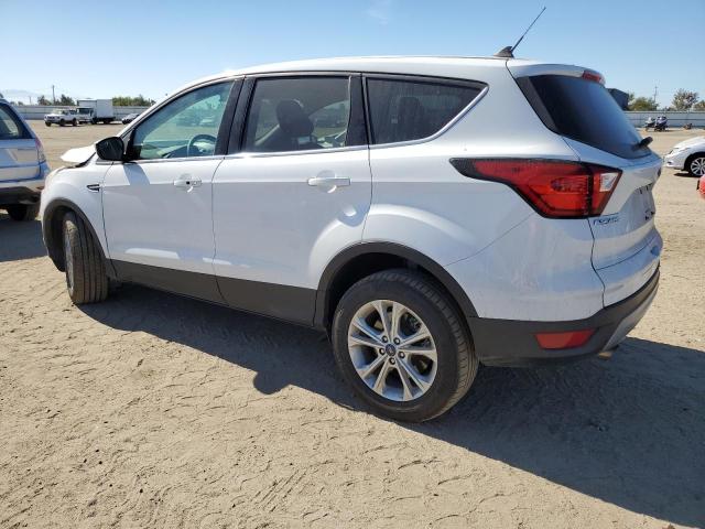 1FMCU0GD6KUC54989 - 2019 FORD ESCAPE SE WHITE photo 2