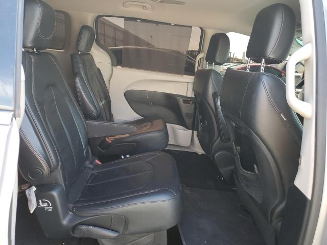 2C4RC1BG6JR237128 - 2018 CHRYSLER PACIFICA TOURING L SILVER photo 11